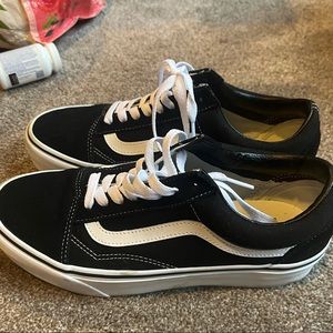 *WORN ONCE* Women’s Old Skool Platform Vans